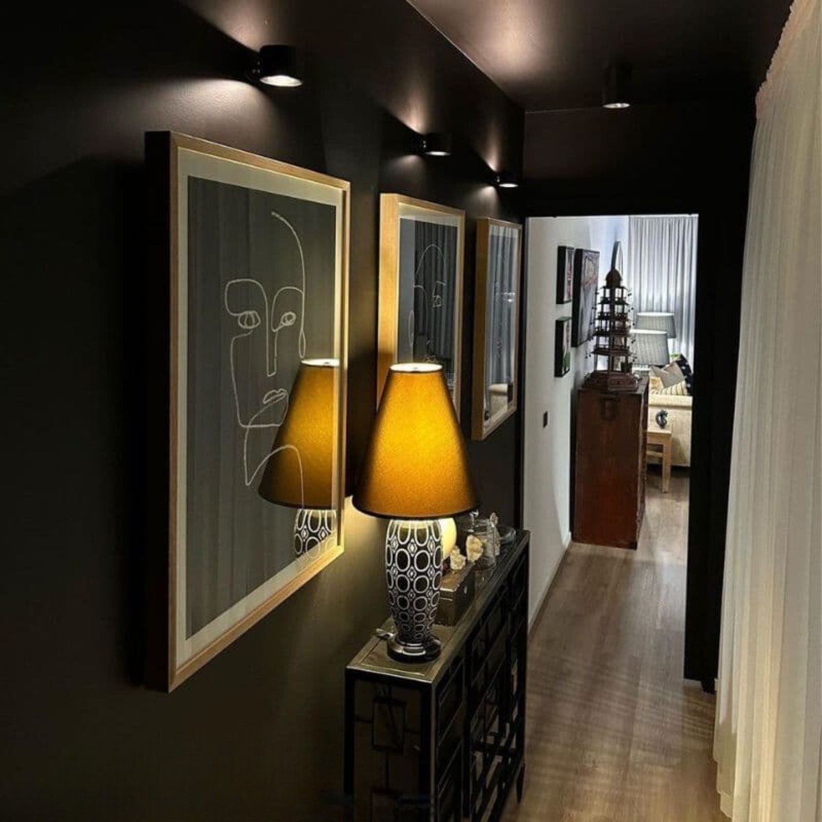 Tiktrove - Wall Lamp