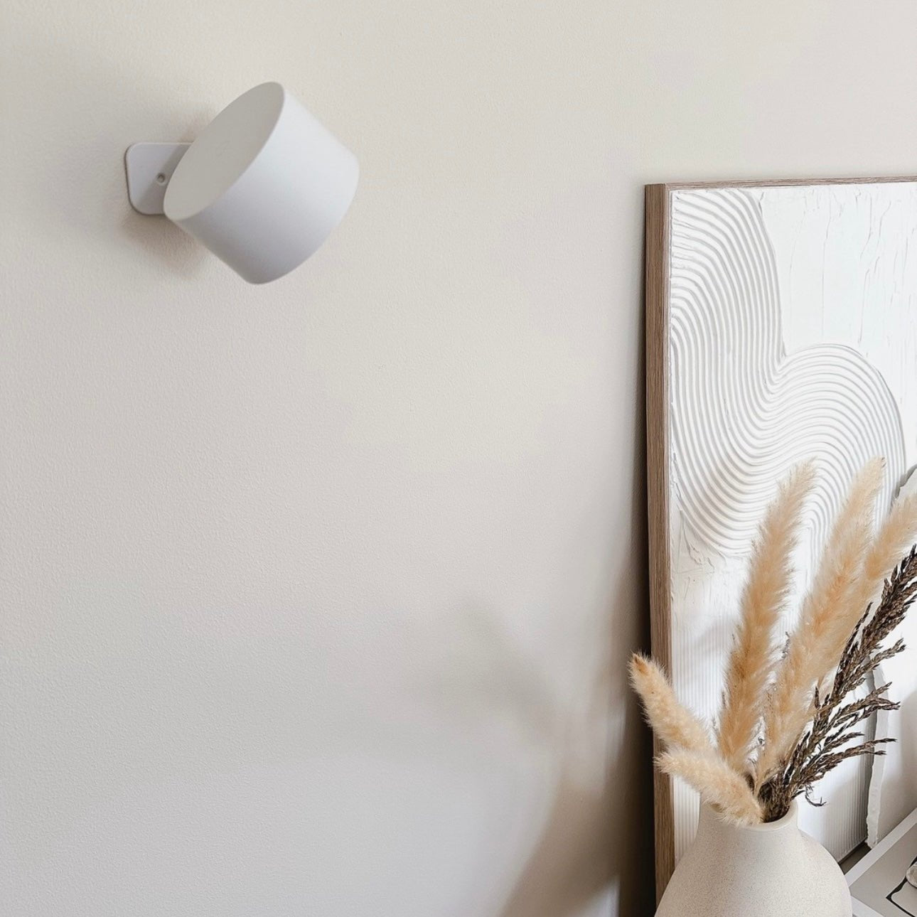 Tiktrove - Wall Lamp