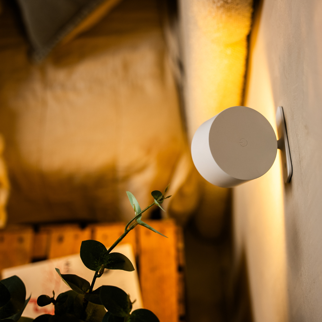 Tiktrove - Wall Lamp
