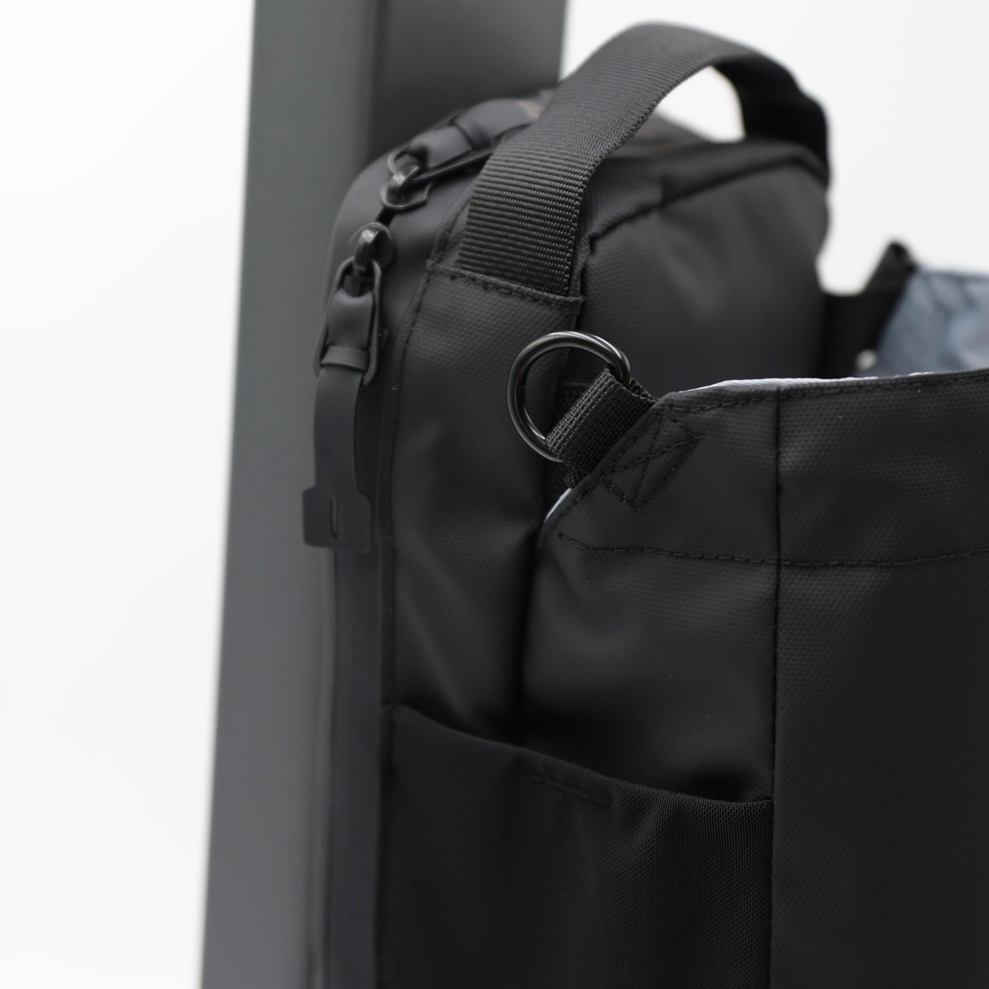 Magnetic Gym Bag for Gym, Travel, Work, and Sports