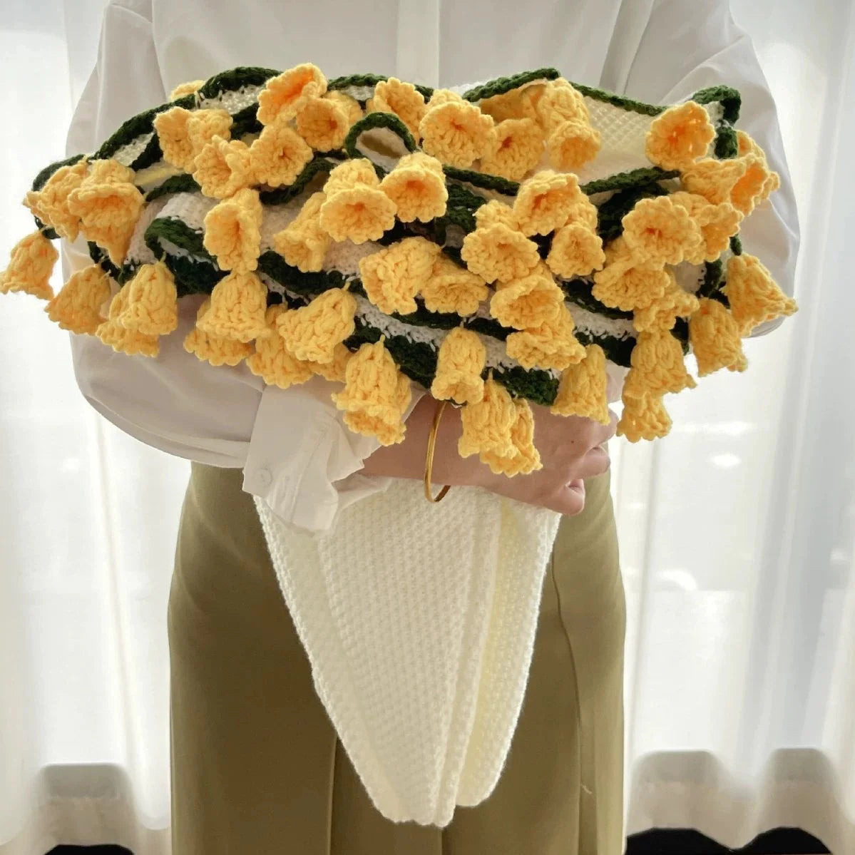 Tiktrove Bouquet Blanket