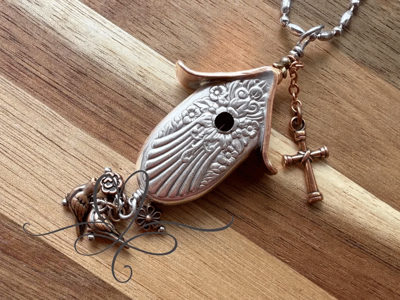 ✨The 1951 "Magnolia" Birdhouse Necklace