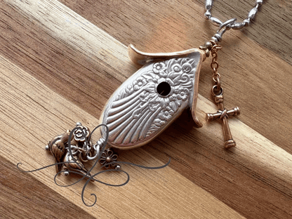 ✨The 1951 "Magnolia" Birdhouse Necklace