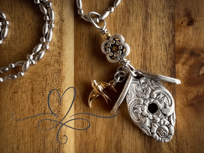 ✨The 1951 "Magnolia" Birdhouse Necklace