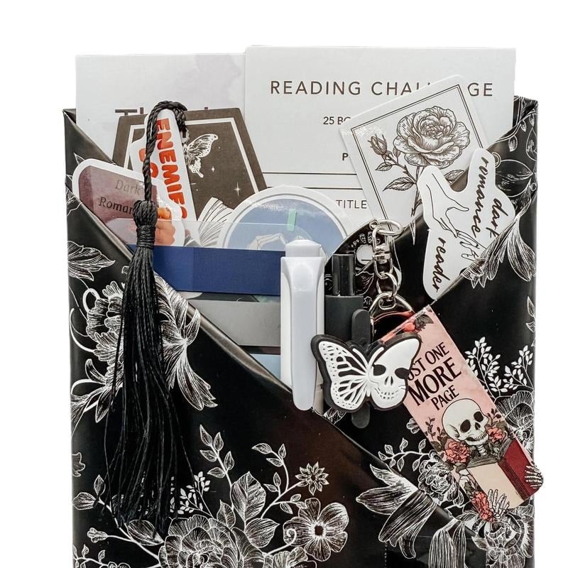🖤📚Gothic Blind Date with a Book